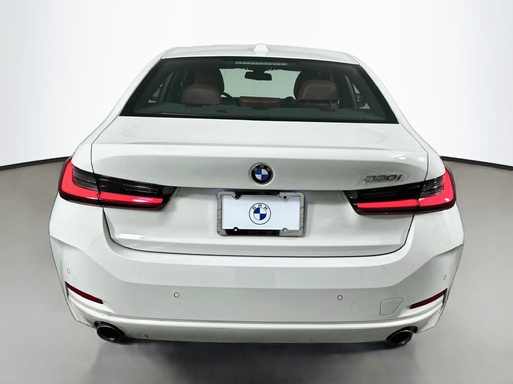 Used 2023 BMW 330i Sedan w/ Driving Assistance Package RWD image 6
