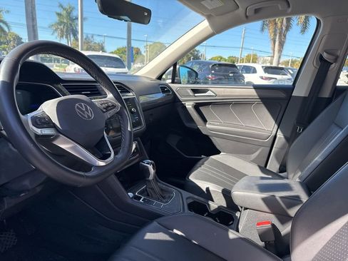 Used 2023 Volkswagen Tiguan SE image 12