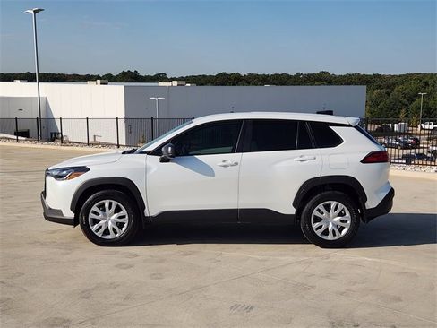 Used 2022 Toyota Corolla Cross L image 5