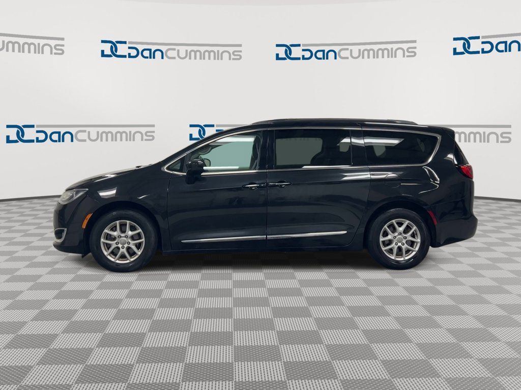 Used 2020 Chrysler Pacifica Touring-L FWD image 5