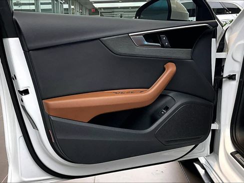 Used 2021 Audi A4 2.0T Premium image 22