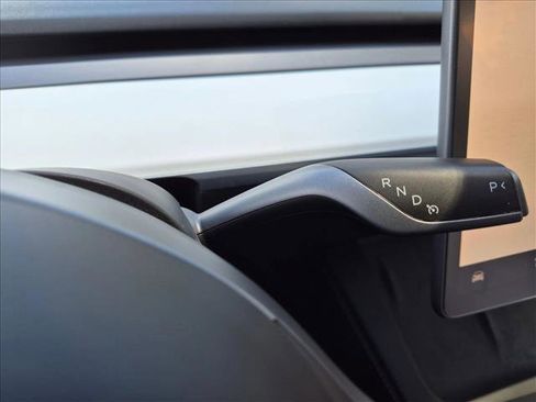 Used 2023 Tesla Model Y Long Range AWD/4WD image 11