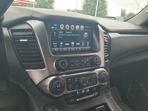 Used 2019 Chevrolet Tahoe LT RWD image 18