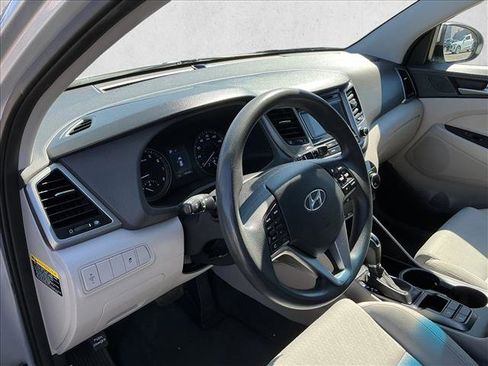 Used 2018 Hyundai Tucson SE image 7
