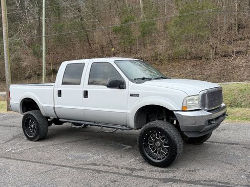 Used 2004 Ford F250 XL image 2