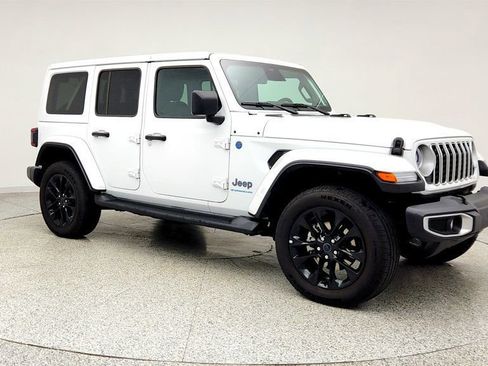 Used 2025 Jeep Wrangler Unlimited Sahara image 3
