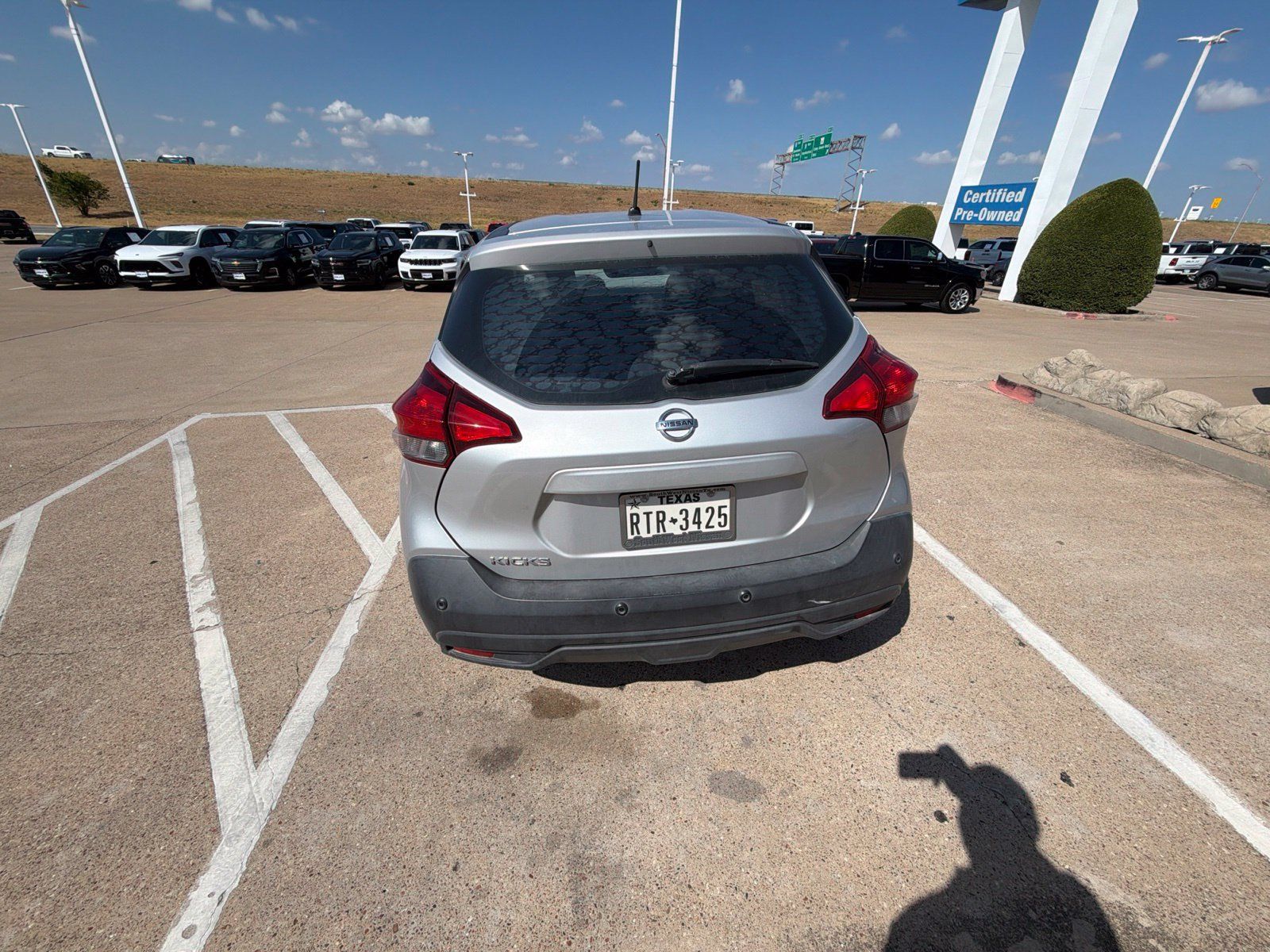 Used 2020 Nissan Kicks S FWD image 12