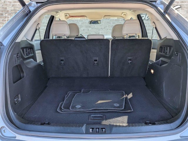 Used 2019 Ford Edge Titanium w/ Class II Trailer Tow Package AWD/4WD image 13