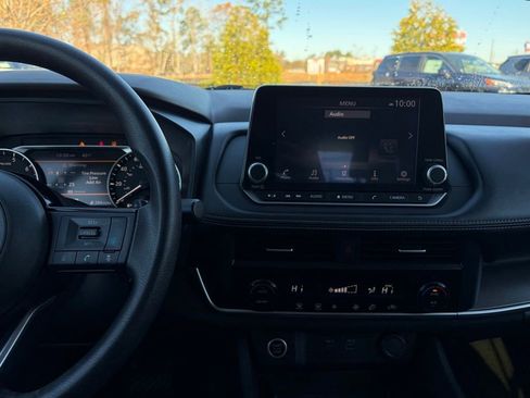 Certified 2023 Nissan Rogue SV image 20