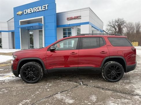 Used 2022 GMC Acadia SLE w/ Driver Convenience Package image 3