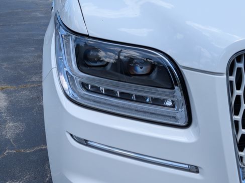 Used 2020 Lincoln Navigator L Reserve w/ Equipment Group 208A Reserve AWD/4WD image 10