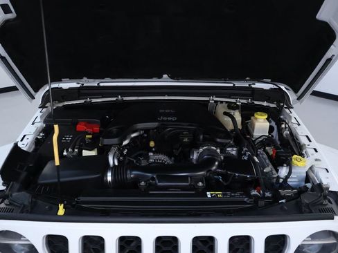 Used 2020 Jeep Gladiator Overland AWD/4WD image 34