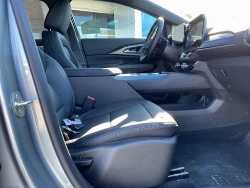 New 2026 Chevrolet Equinox EV LT image 16