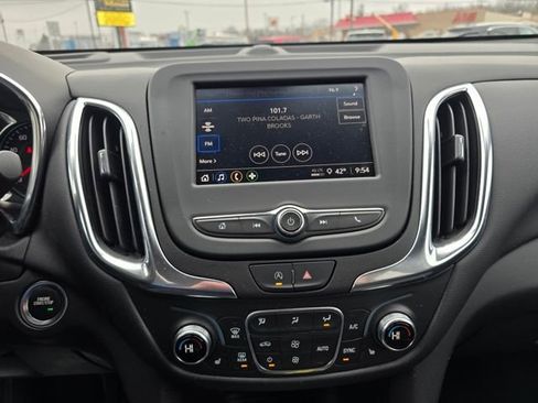 Used 2022 Chevrolet Equinox LT image 38