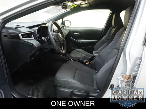 Used 2021 Toyota Corolla SE w/ SE Preferred Package image 2