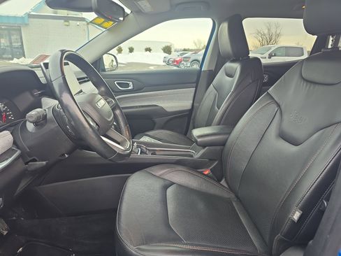 Used 2022 Jeep Compass Latitude image 12