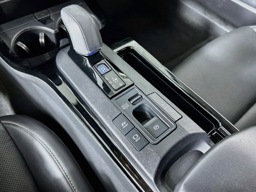 Used 2024 Toyota Prius XLE FWD image 24