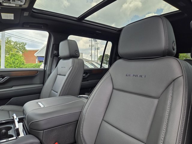 Used 2026 GMC Yukon XL Denali w/ Sun & Power Step Package AWD/4WD image 29