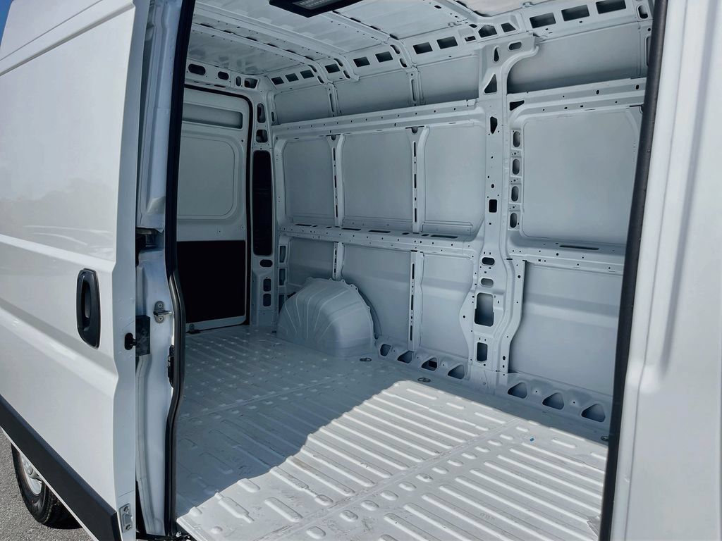 New 2026 RAM ProMaster 2500 w/ Convenience Group FWD image 23