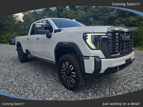Used 2024 GMC Sierra 3500 Denali Ultimate AWD/4WD image 7