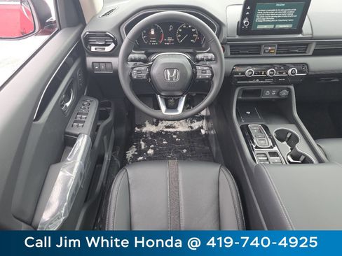 New 2025 Honda Pilot Touring image 23