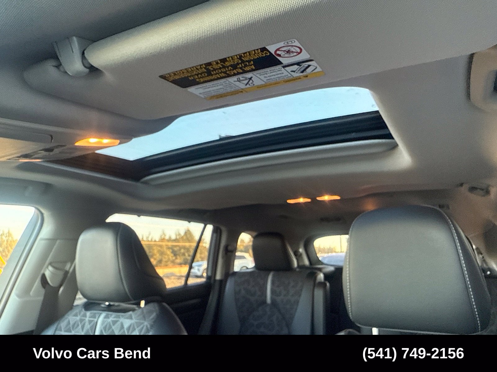 Used 2025 Toyota Highlander XLE AWD/4WD image 16