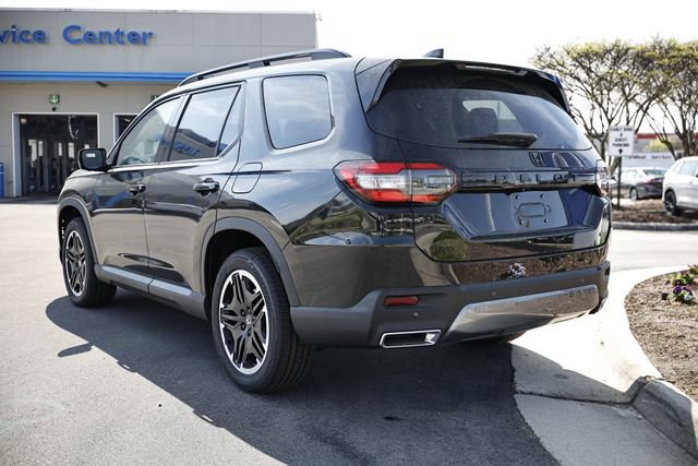 New 2026 Honda Pilot Touring image 9