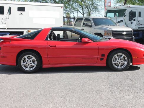 Used 2000 Pontiac Firebird Formula w/ Security Pkg RWD image 9