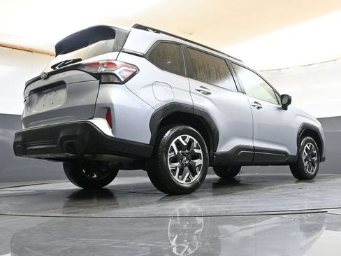 Used 2025 Subaru Forester Premium AWD/4WD image 42