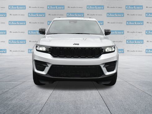 New 2026 Jeep Grand Cherokee Altitude image 2