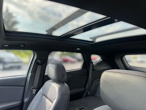 Certified 2022 Chevrolet Blazer RS w/ Enhanced Convenience Package image 16