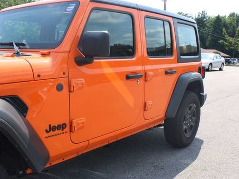 Used 2025 Jeep Wrangler Unlimited Sport AWD/4WD image 41