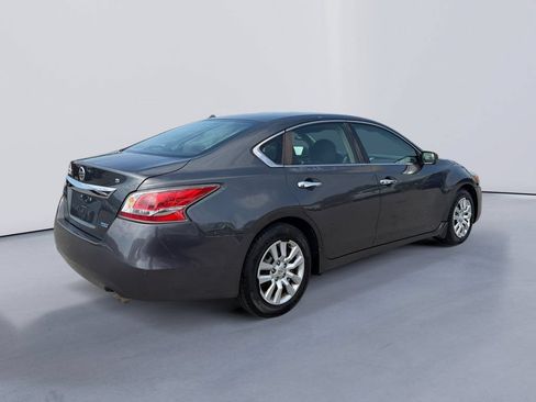 Used 2013 Nissan Altima 2.5 S FWD image 3