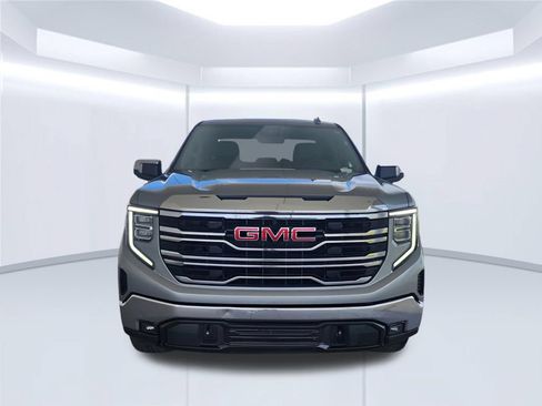 Used 2025 GMC Sierra 1500 SLT AWD/4WD image 2
