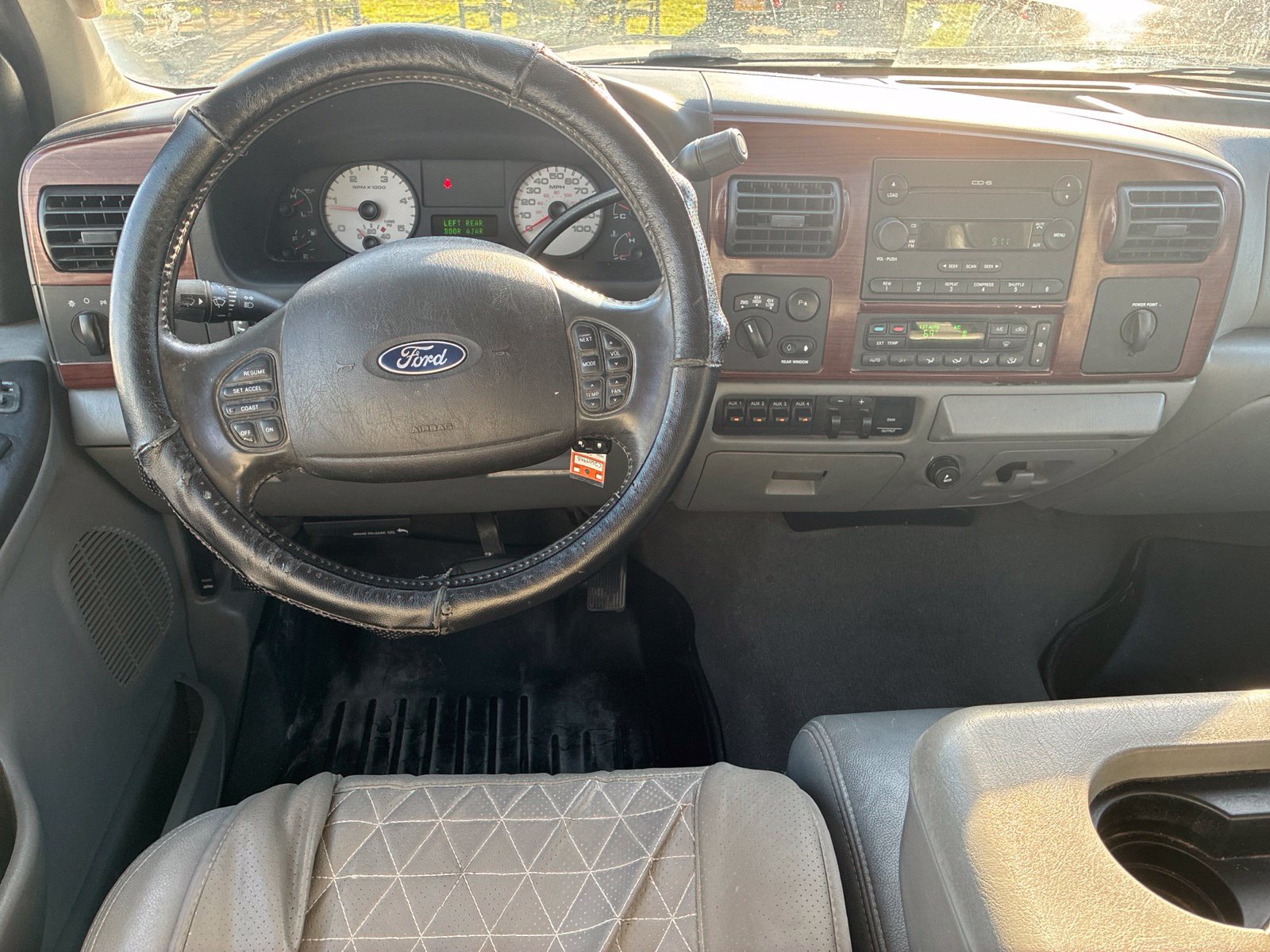 Used 2005 Ford F250 Lariat AWD/4WD image 23