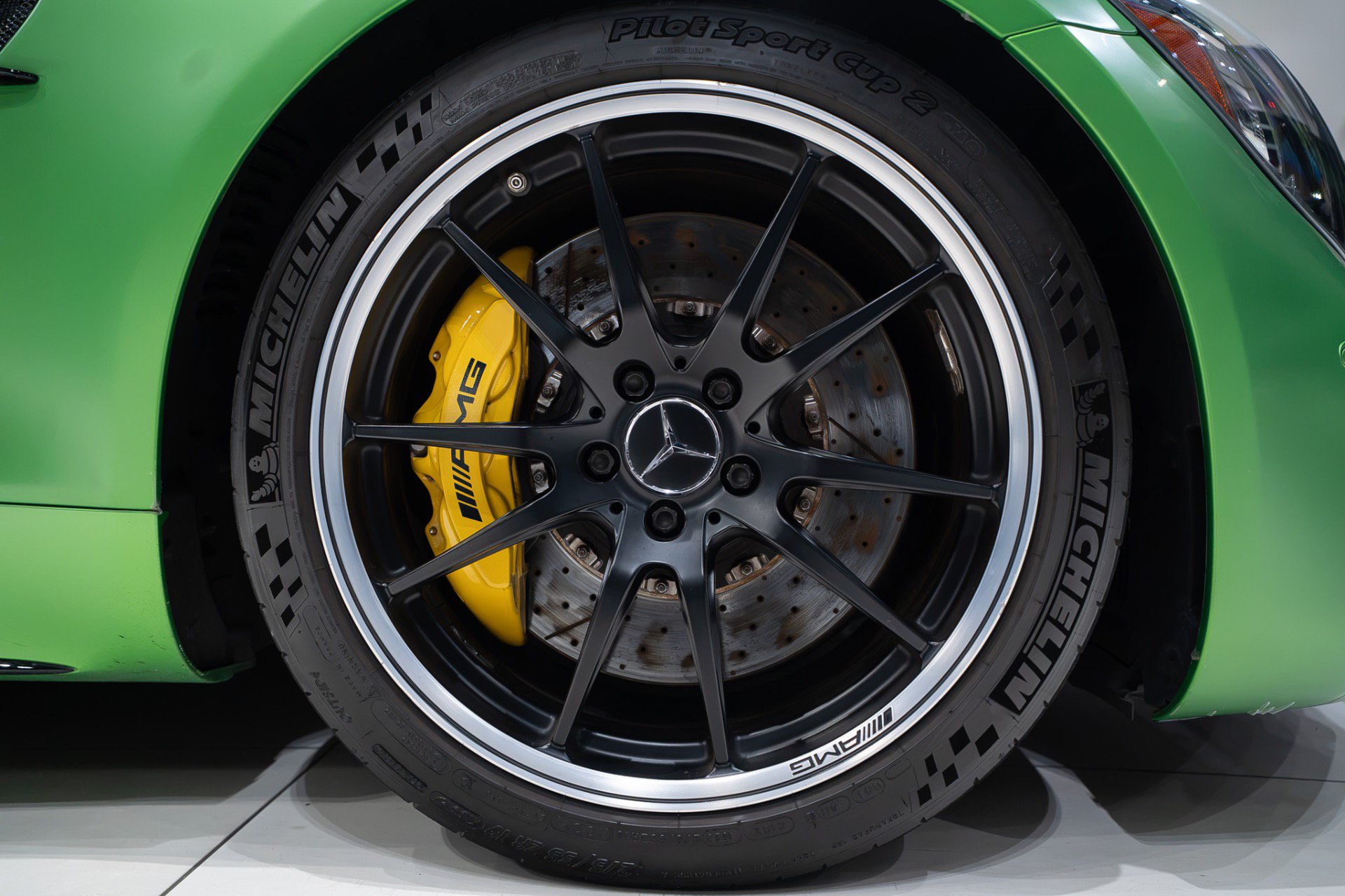 Used 2018 Mercedes-Benz AMG GT R w/ Exclusive Interior Package image 41