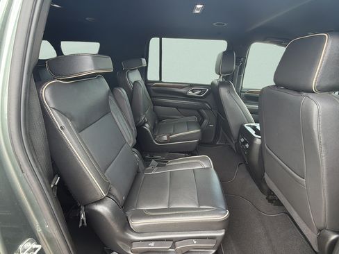 Used 2023 Chevrolet Suburban Premier RWD image 11