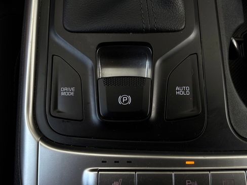 Used 2026 Kia Carnival FWD image 26