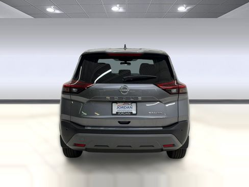 Used 2023 Nissan Rogue SV AWD/4WD image 8