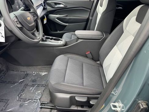New 2026 Chevrolet Trax LS w/ LS Convenience Package FWD image 15