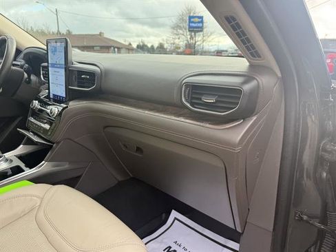 Used 2022 Ford Explorer Platinum w/ Equipment Group 601A image 14