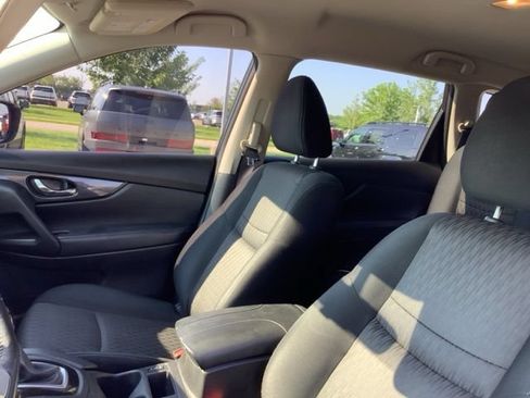 Used 2017 Nissan Rogue SV AWD/4WD image 17