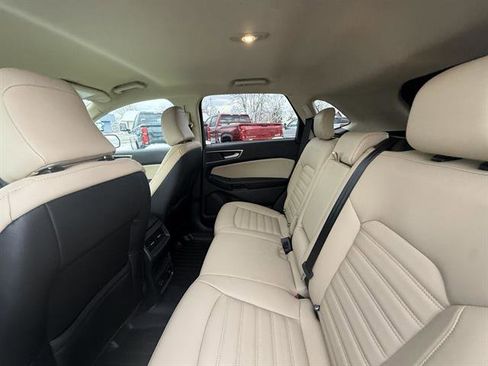Used 2022 Ford Edge SEL w/ Convenience Package image 24