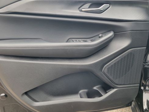 New 2025 Jeep Grand Cherokee L Altitude image 24