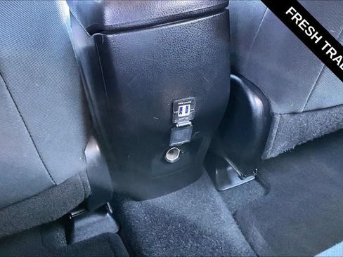Used 2018 Toyota RAV4 LE AWD/4WD image 12