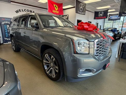 Used 2018 GMC Yukon XL Denali AWD/4WD image 2
