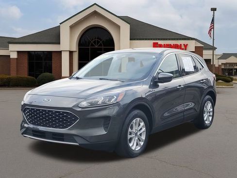 Used 2020 Ford Escape SE image 2