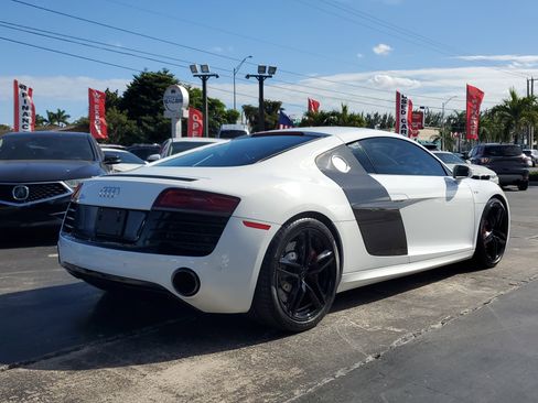 Used 2015 Audi R8 V10 w/ Full Leather Package image 8