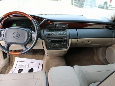 Used 2005 Cadillac De Ville w/ Limited Edition Package image 35