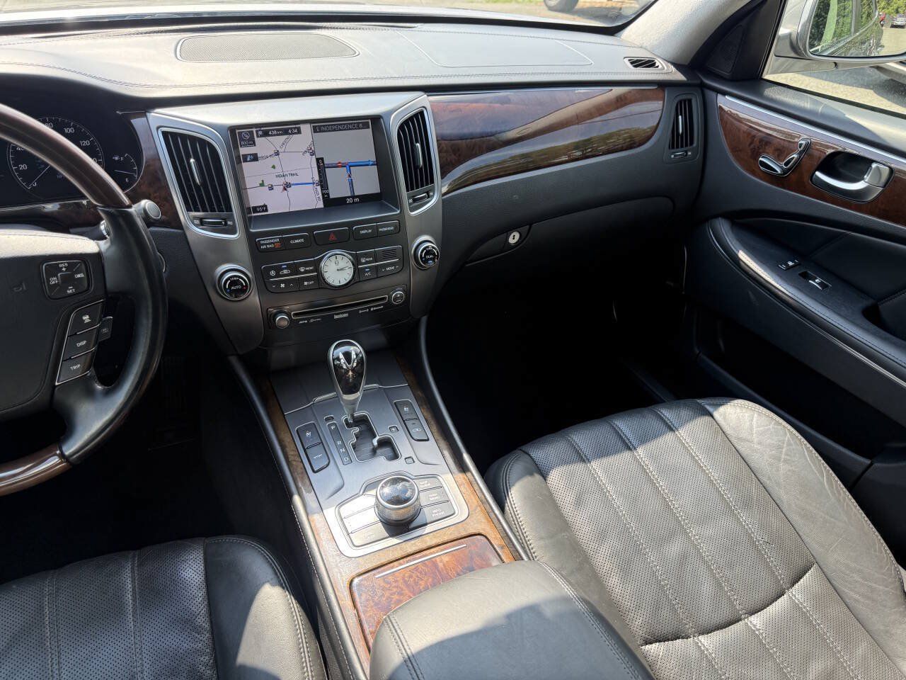 Used 2012 Hyundai Equus Signature RWD image 19